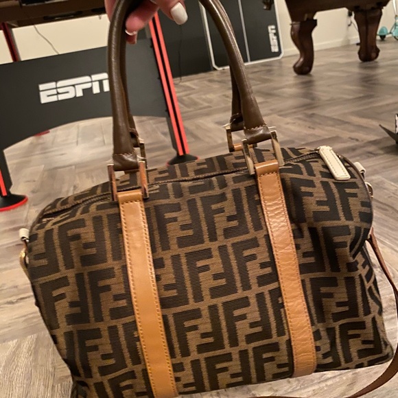Fendi bag in great shape 💯 auth - Picture 4 of 6